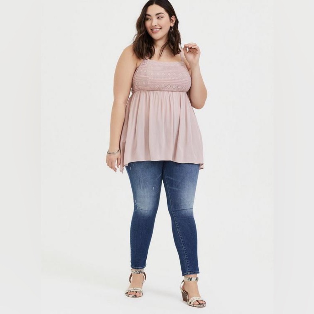 Crepe Embroidered Sharkbite Hem Cami